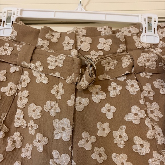 Garcia Floral Tan/Khaki Women's Shorts - Picture 3 of 11